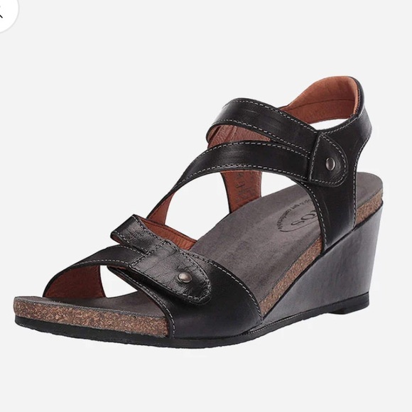 Taos Xcellent Wedge Black Leather Sandal Size 9.5